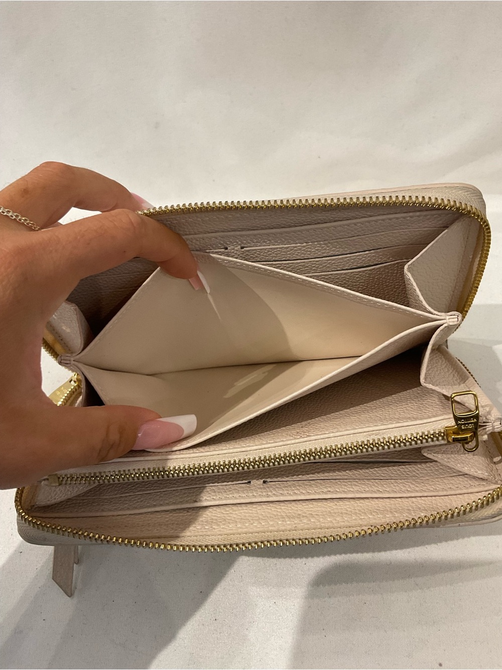 Louis Vuitton Wallet - Picture 12 of 13
